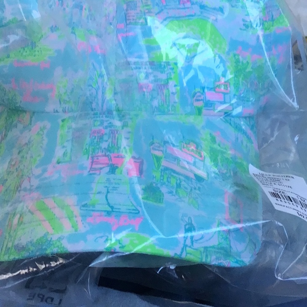 Lilly Pulitzer Philadelphia Run Round Hat 
NWT